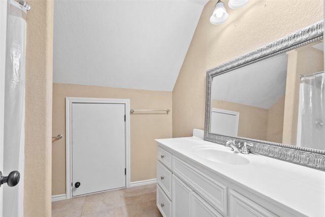 330 Arbors CIR, Elgin, TX 78621