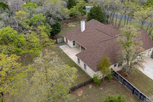 330 Arbors CIR, Elgin, TX 78621