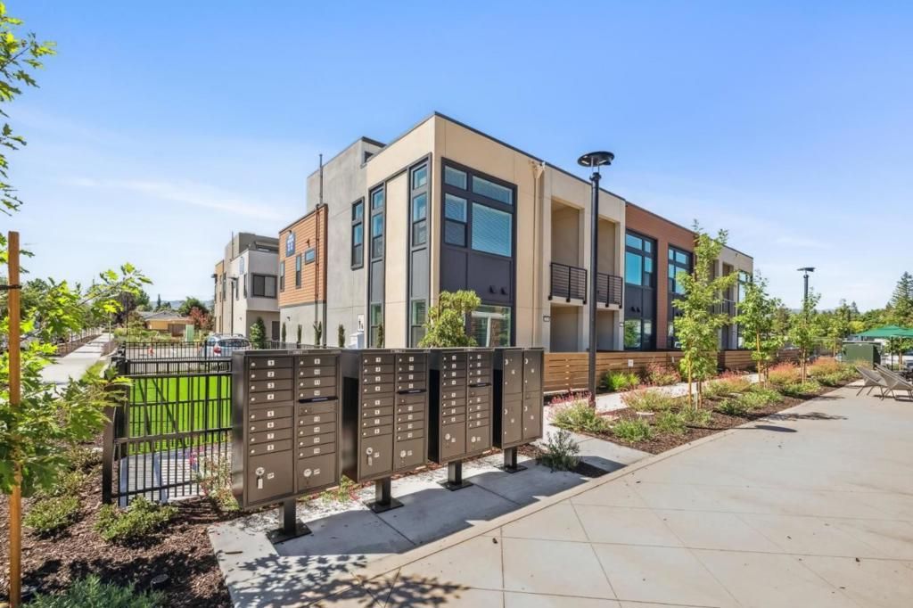 11220 Cottonwood Place 36-08 Plan 2, Saratoga, CA 95070