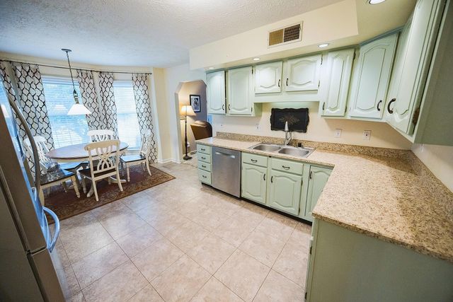 111 Lone Oak Drive, Nicholasville, KY 40356