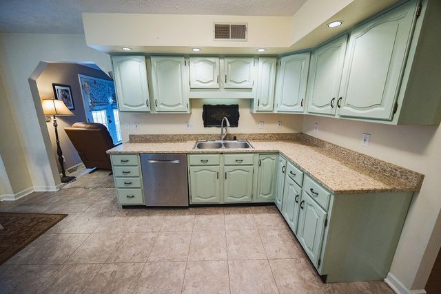 111 Lone Oak Drive, Nicholasville, KY 40356