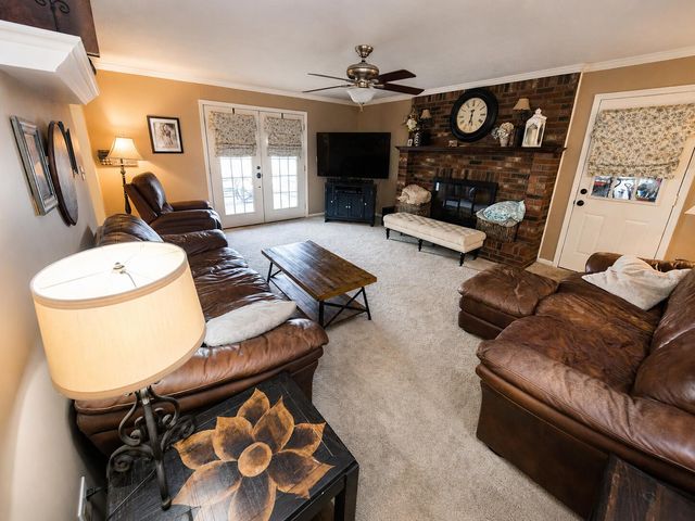 111 Lone Oak Drive, Nicholasville, KY 40356