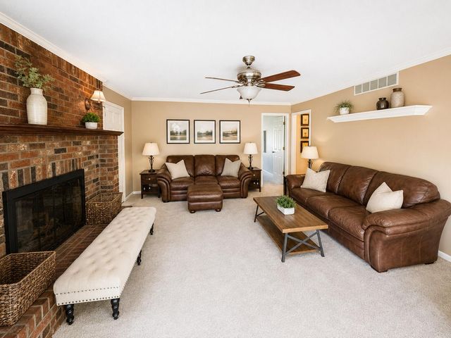 111 Lone Oak Drive, Nicholasville, KY 40356