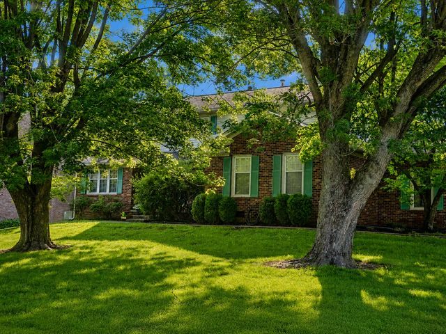 111 Lone Oak Drive, Nicholasville, KY 40356