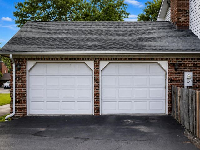 111 Lone Oak Drive, Nicholasville, KY 40356
