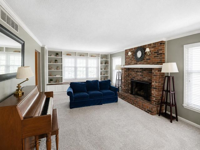 111 Lone Oak Drive, Nicholasville, KY 40356