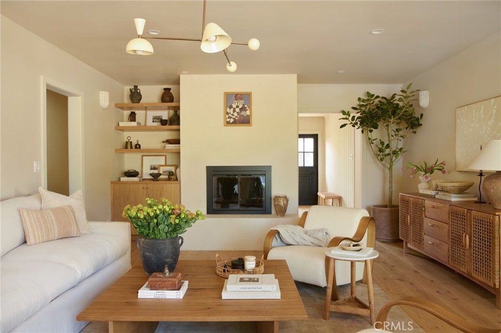 Image 1 of property listing at 4367 Rising Hill, Altadena, CA 91001