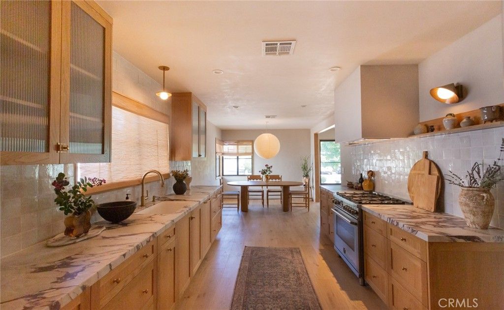 Image 25 of property listing at 4367 Rising Hill, Altadena, CA 91001