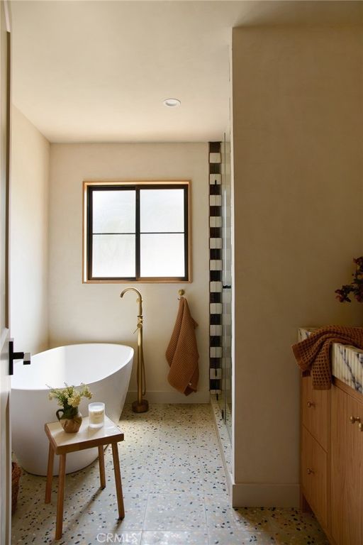 Image 32 of property listing at 4367 Rising Hill, Altadena, CA 91001