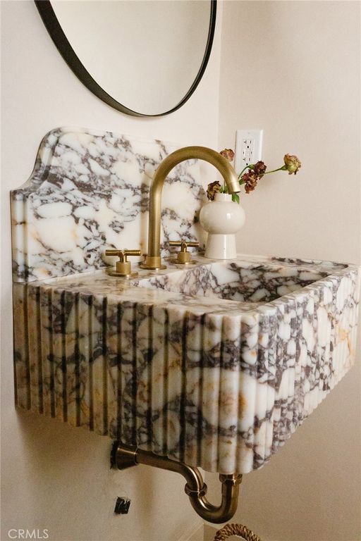 Image 37 of property listing at 4367 Rising Hill, Altadena, CA 91001