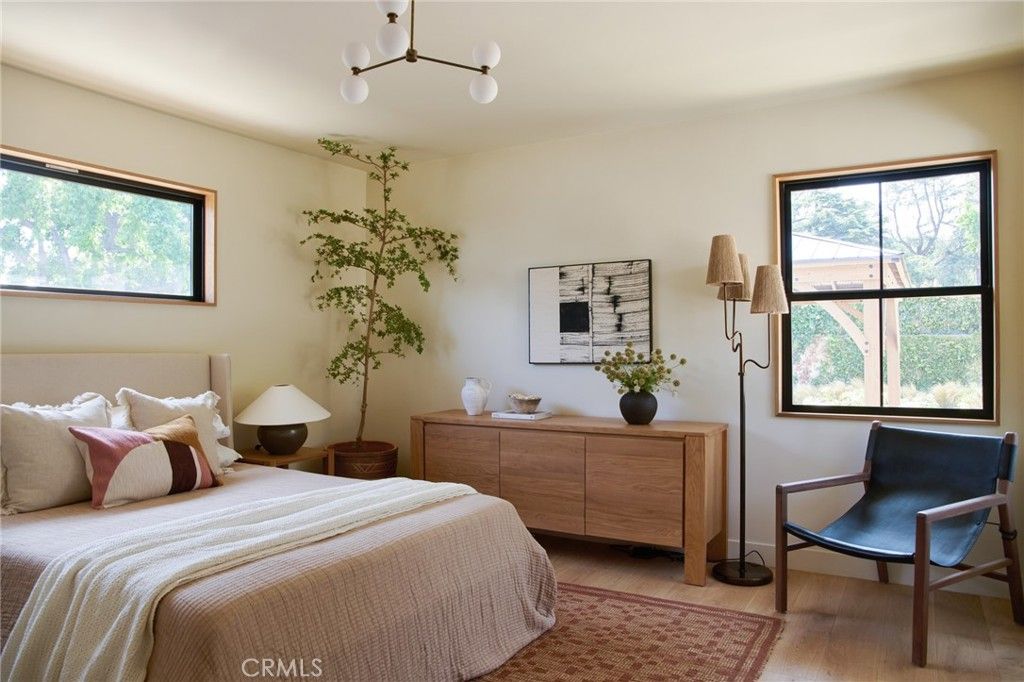 Image 43 of property listing at 4367 Rising Hill, Altadena, CA 91001