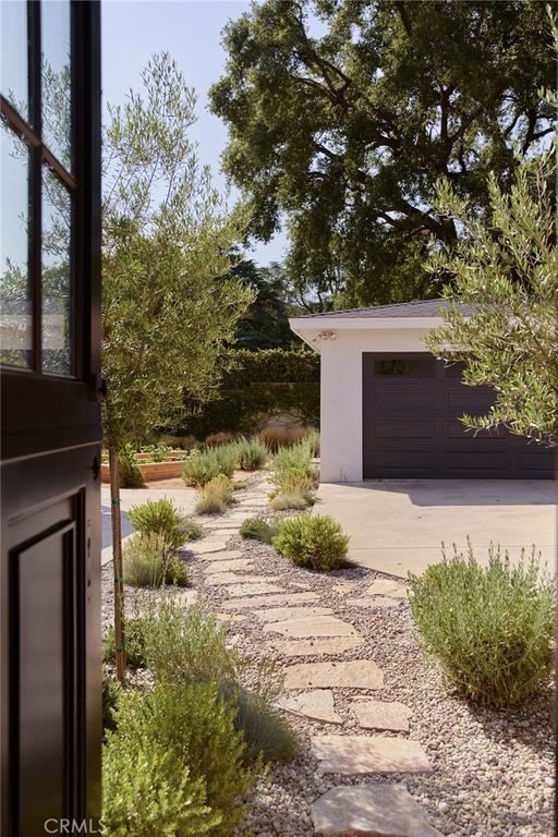 Image 45 of property listing at 4367 Rising Hill, Altadena, CA 91001