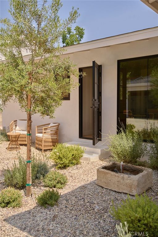 Image 49 of property listing at 4367 Rising Hill, Altadena, CA 91001