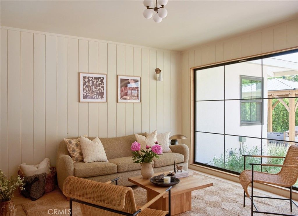 Image 5 of property listing at 4367 Rising Hill, Altadena, CA 91001