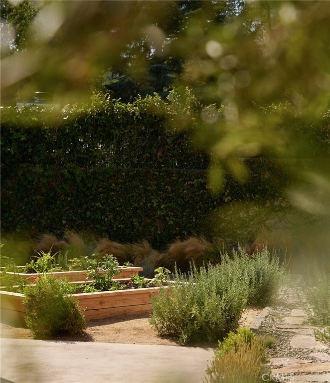 Image 52 of property listing at 4367 Rising Hill, Altadena, CA 91001