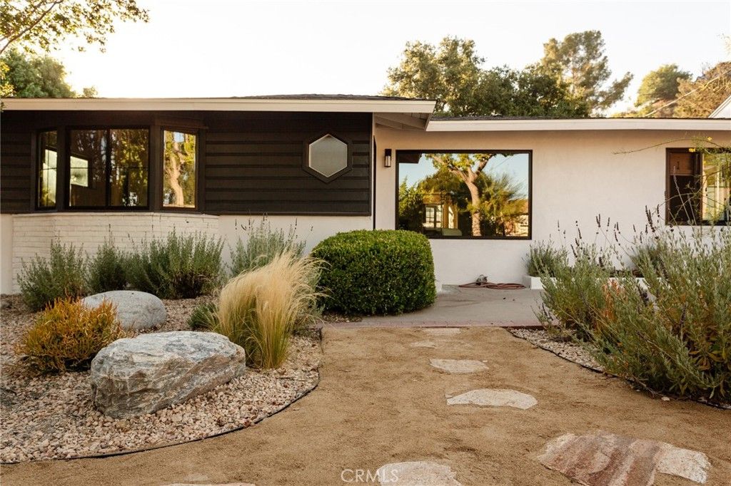 Image 60 of property listing at 4367 Rising Hill, Altadena, CA 91001