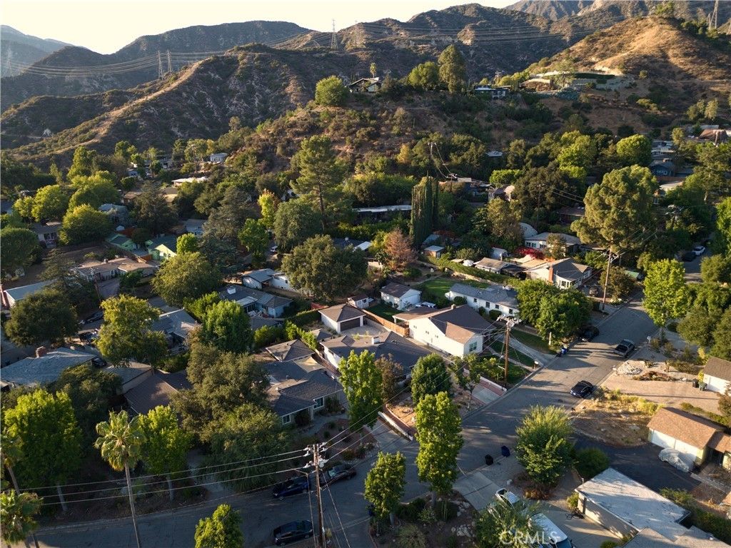 Image 64 of property listing at 4367 Rising Hill, Altadena, CA 91001