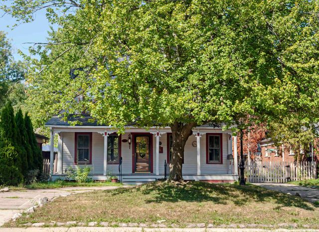 194 Moross Road, Grosse Pointe Farms, MI 48236