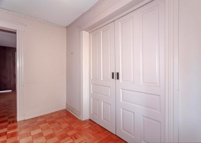 194 Moross Road, Grosse Pointe Farms, MI 48236