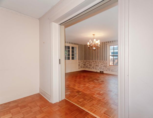 194 Moross Road, Grosse Pointe Farms, MI 48236