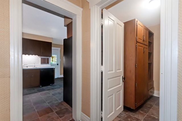 194 Moross Road, Grosse Pointe Farms, MI 48236
