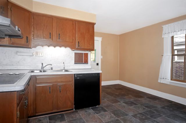 194 Moross Road, Grosse Pointe Farms, MI 48236