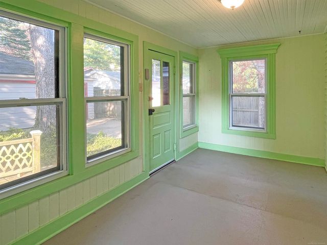 194 Moross Road, Grosse Pointe Farms, MI 48236