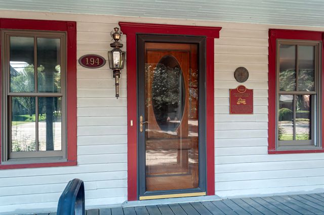 194 Moross Road, Grosse Pointe Farms, MI 48236