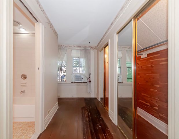 194 Moross Road, Grosse Pointe Farms, MI 48236