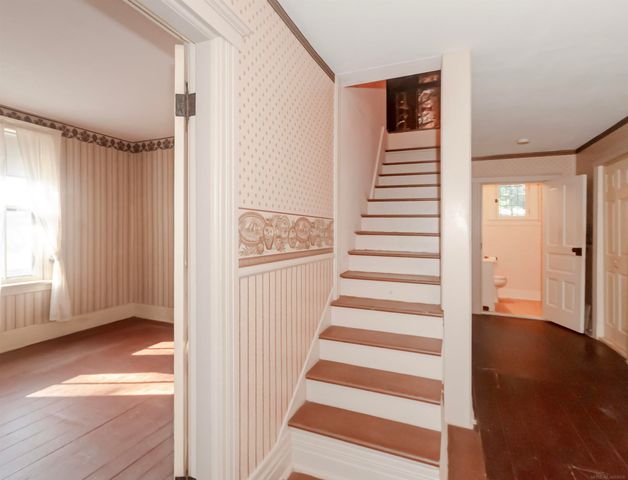 194 Moross Road, Grosse Pointe Farms, MI 48236