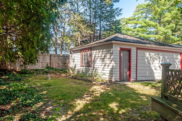 194 Moross Road, Grosse Pointe Farms, MI 48236