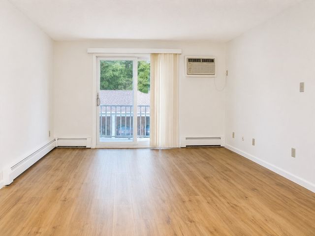 90 Beacon St 8, Lawrence, MA 01843