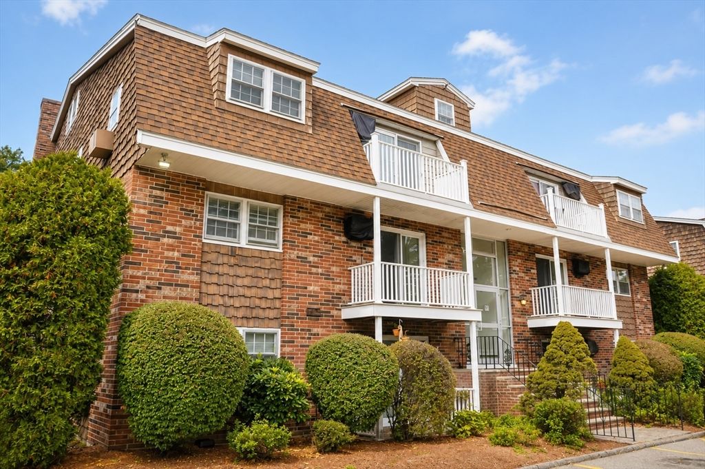 90 Beacon St 8, Lawrence, MA 01843