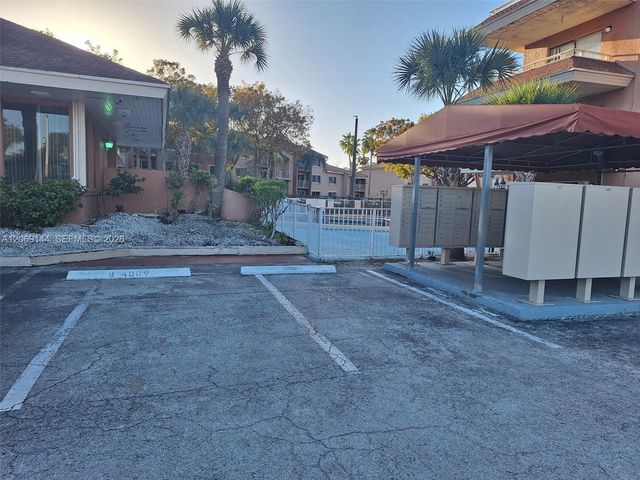 17600 NW 68th Avenue B4009, Hialeah, FL 33015