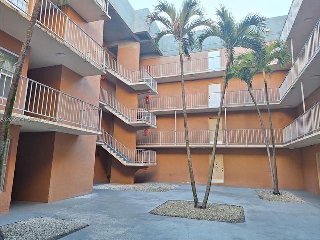 17600 NW 68th Avenue B4009, Hialeah, FL 33015
