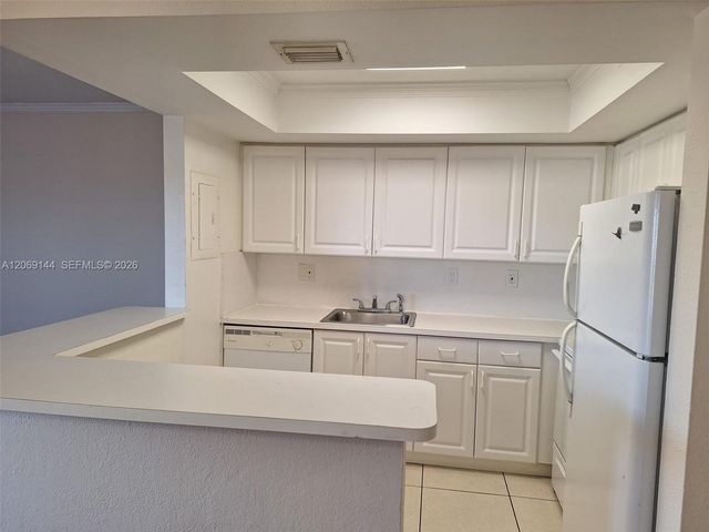 17600 NW 68th Avenue B4009, Hialeah, FL 33015
