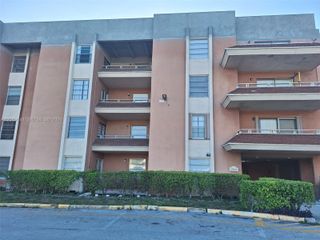 17600 NW 68th Avenue B4009, Hialeah, FL 33015
