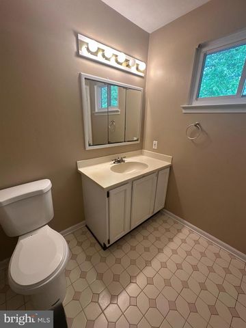 205 BERNARD CT, Chesterbrook, PA 19087
