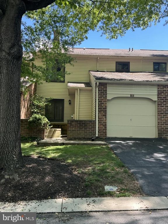 205 BERNARD CT, Chesterbrook, PA 19087