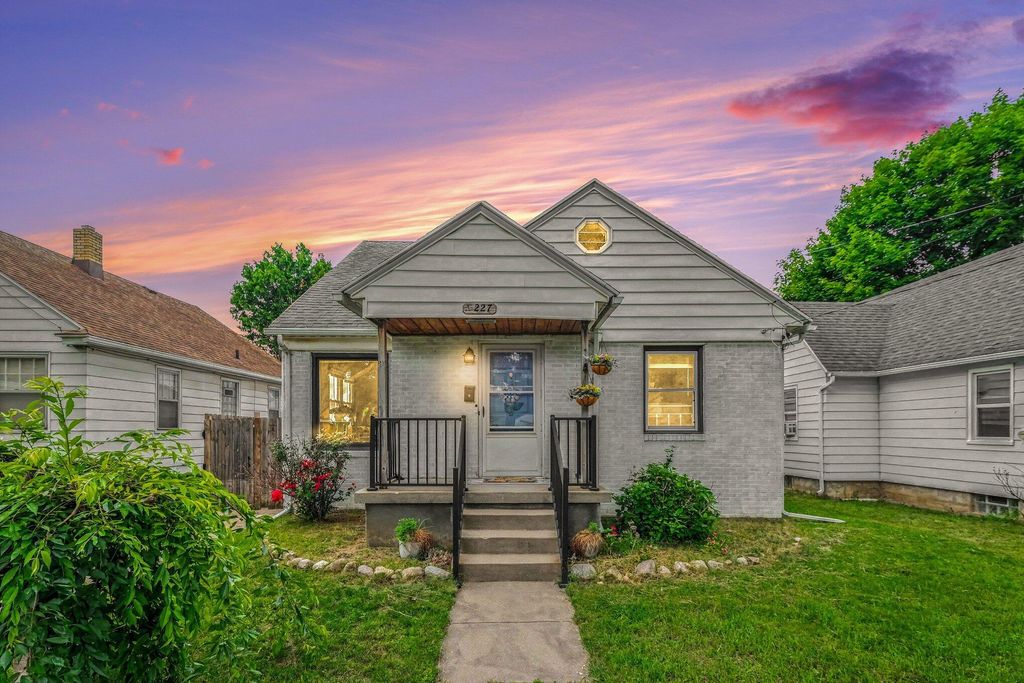 227 Leyden Avenue SW, Grand Rapids, MI 49504