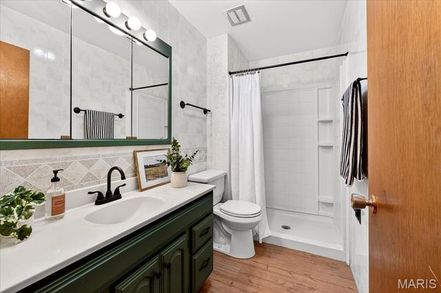 15 Biscayne Drive, Edwardsville, IL 62025