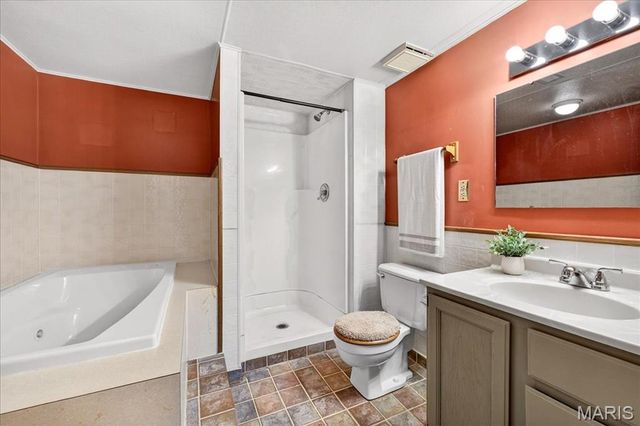 15 Biscayne Drive, Edwardsville, IL 62025