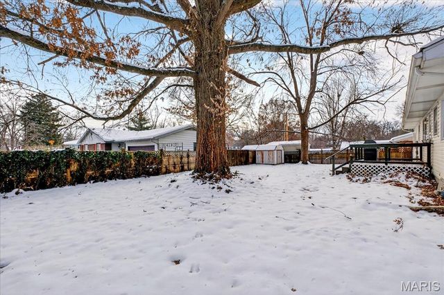 15 Biscayne Drive, Edwardsville, IL 62025