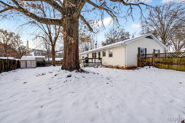 15 Biscayne Drive, Edwardsville, IL 62025