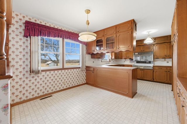 1611 N Rock Rd, Mulvane, KS 67110