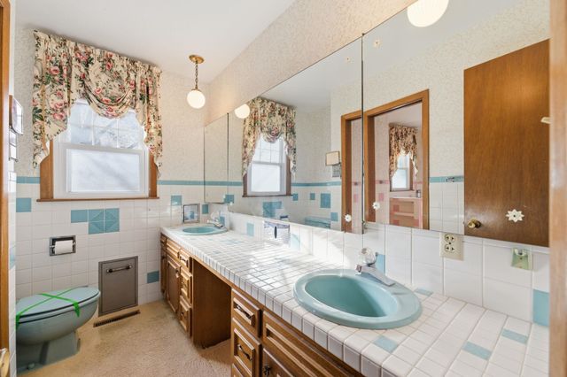 1611 N Rock Rd, Mulvane, KS 67110