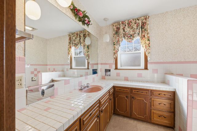 1611 N Rock Rd, Mulvane, KS 67110