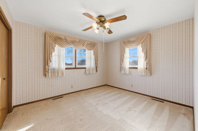 1611 N Rock Rd, Mulvane, KS 67110