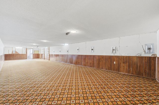 1611 N Rock Rd, Mulvane, KS 67110