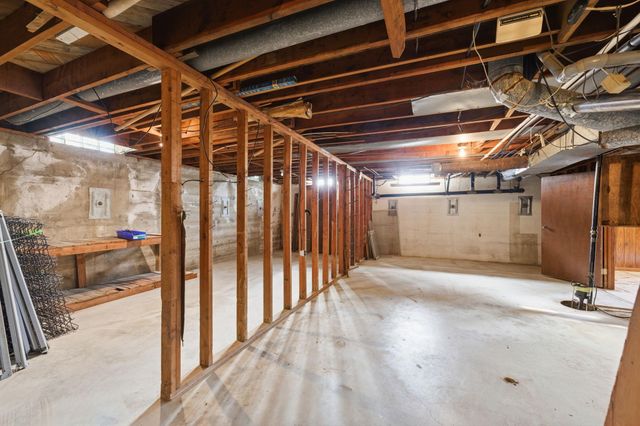 1611 N Rock Rd, Mulvane, KS 67110